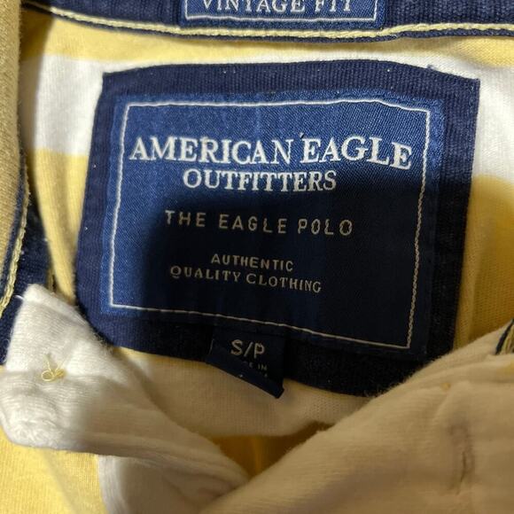 American Eagle men’s size small, vintage fit, pull over quarter button - Picture 3 of 3